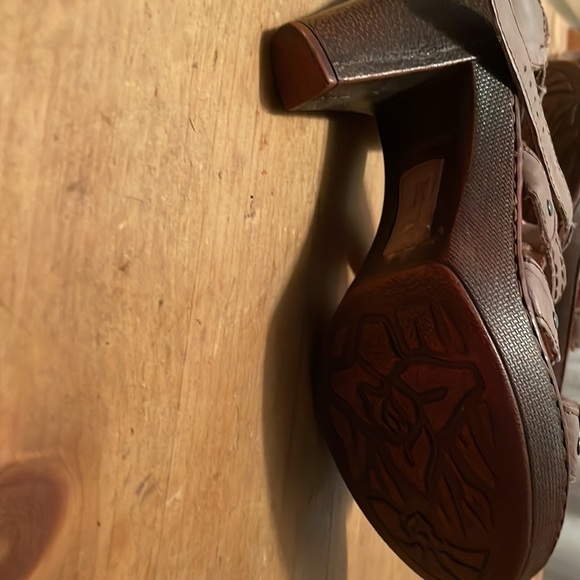 BORN taupe FELICE strappy LEATHER heels platform Size 10 - Picture 6 of 6